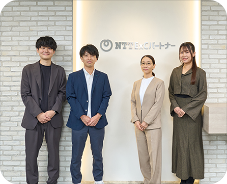 採用担当グループ集合写真